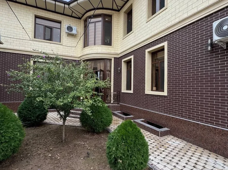 Uy 10 xonalar 640 m² Toshkentda