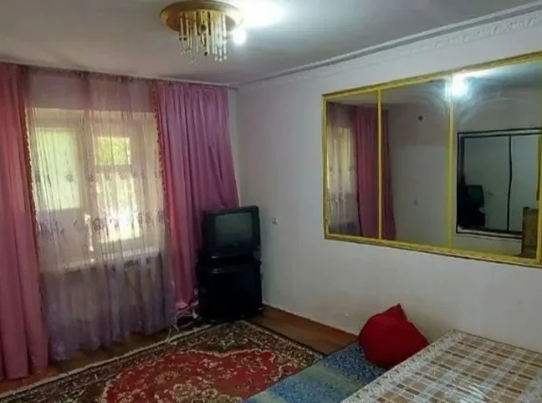 Kvartira 2 xonalar 45 m² Beshkurganda