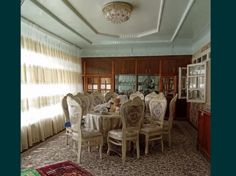 Uy 4 xonalar 5 400 m² Toshkentda