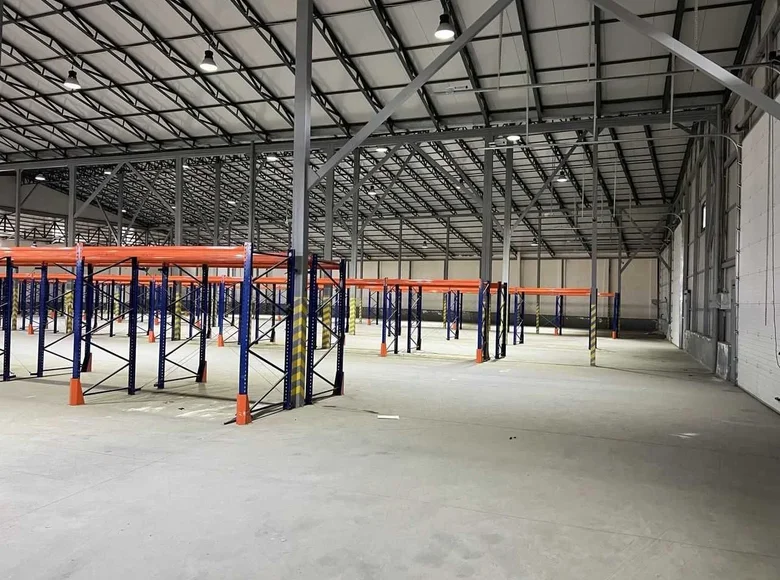 Коммерческое помещение 3 700 м² в Кухна Кумарык, Узбекистан