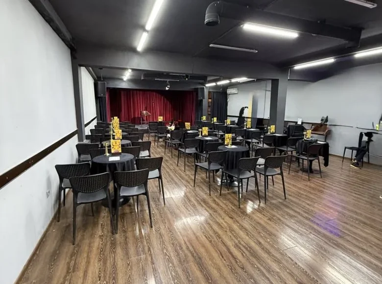 Коммерческое помещение 1 комната 184 м² в Ташкенте, Узбекистан