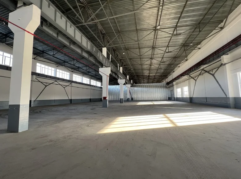 Коммерческое помещение 4 500 м² в Кухна Кумарык, Узбекистан