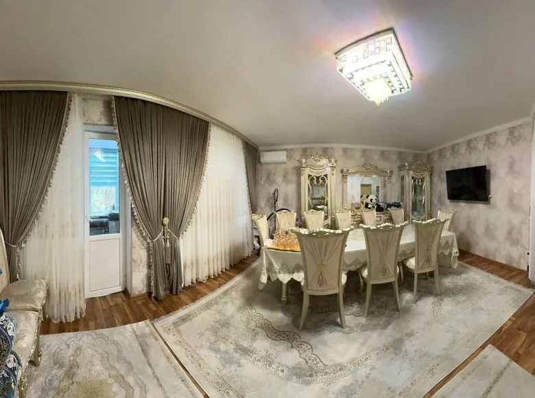 Kvartira 3 xonalar 70 m² Toshkentda
