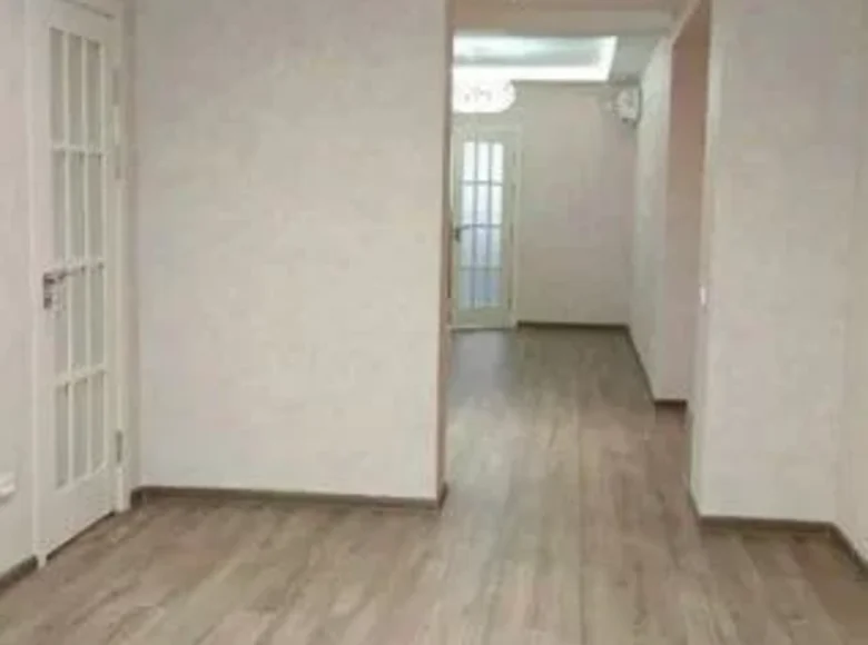 Kvartira 3 xonalar 80 m² Toshkentda