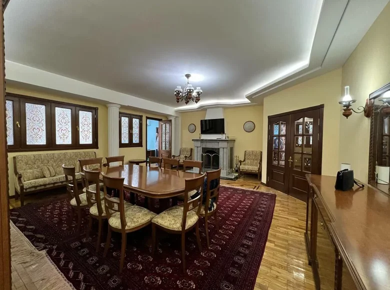 Kvartira 4 xonalar 135 m² Toshkentda