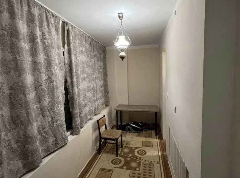 Kvartira 1 xona 42 m² Toshkentda