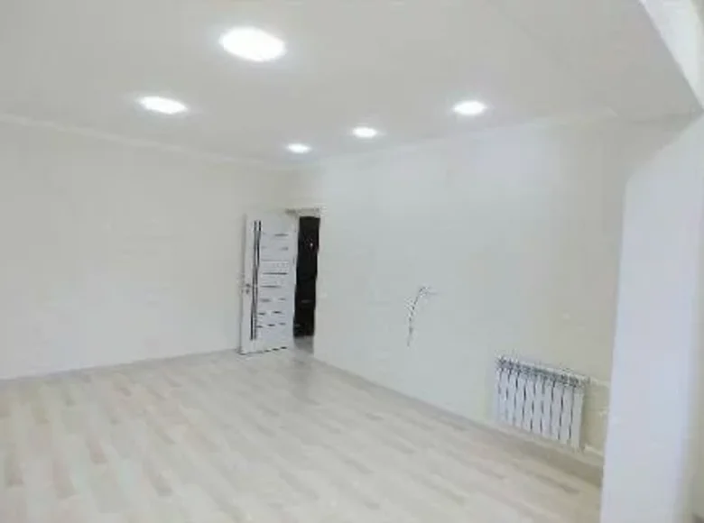 Kvartira 1 xona 43 m² Toshkentda