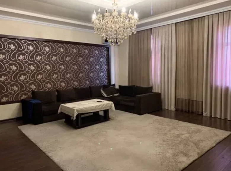 Kvartira 4 xonalar 213 m² O‘zbekistonda