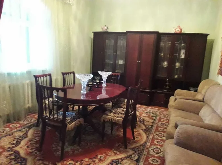 Дом 8 комнат 1 100 м² в Ташкенте, Узбекистан