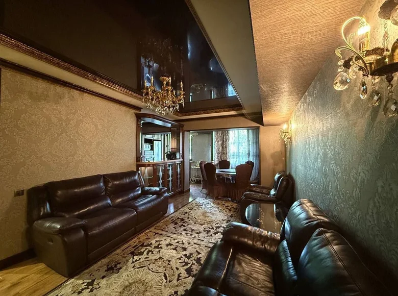Kvartira 4 xonalar 96 m² Toshkentda