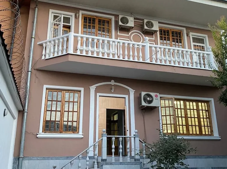 Дом 6 комнат 300 м² в Ташкенте, Узбекистан