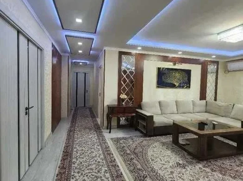 Квартира 5 комнат 65 м² в Ташкенте, Узбекистан