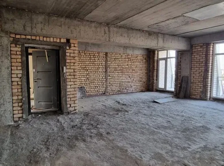 Kvartira 3 xonalar 77 m² Toshkentda