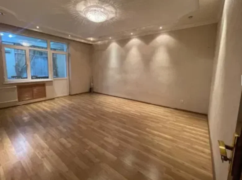 Kvartira 4 xonalar 150 m² O‘zbekistonda