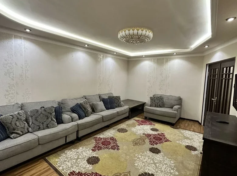 Kvartira 3 xonalar 71 m² Toshkentda