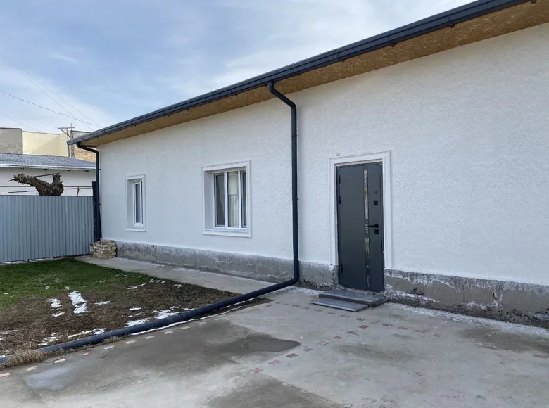 Uy 100 m² Yangiiulda