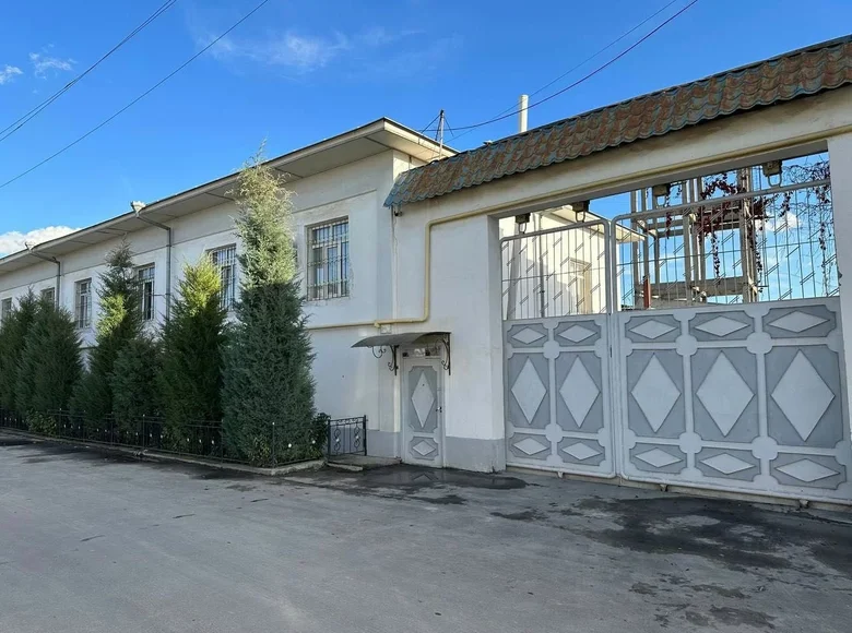 Tijorat 2 200 m² Toshkent