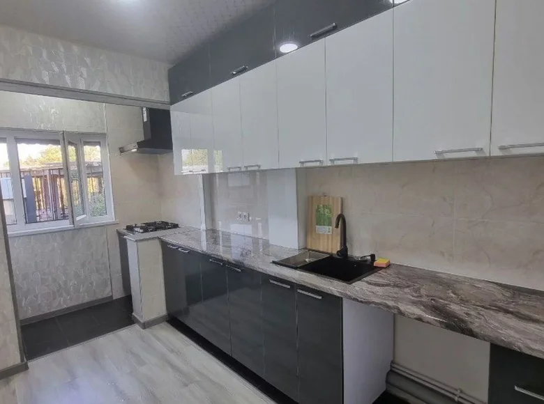 Kvartira 3 xonalar 72 m² Toshkentda