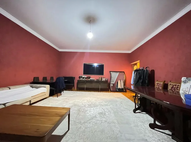 Kvartira 3 xonalar 140 m² Toshkentda