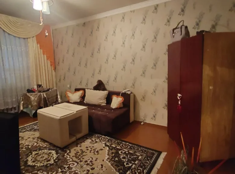 Kvartira 1 xona 33 m² Toshkentda