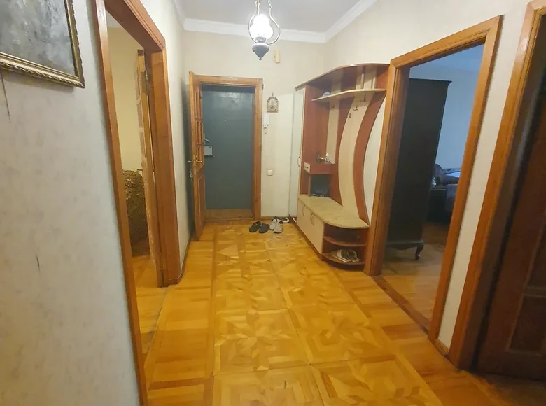 Kvartira 3 xonalar 120 m² Toshkentda