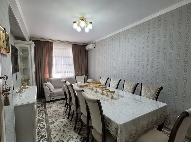 Kvartira 4 xonalar 150 m² Toshkentda