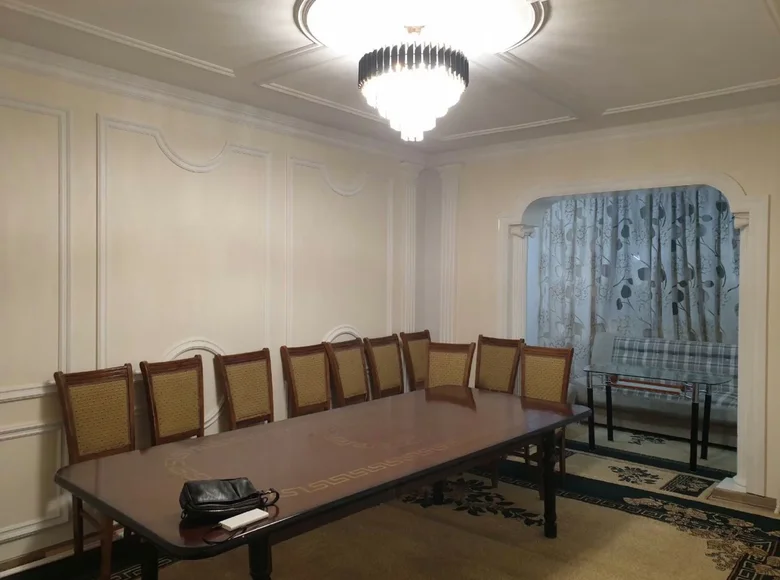 Kvartira 3 xonalar 80 m² Toshkentda, Oʻzbekiston