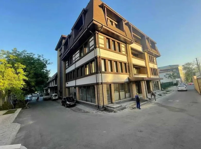 Коммерческое помещение 2 900 м² в Ташкенте, Узбекистан