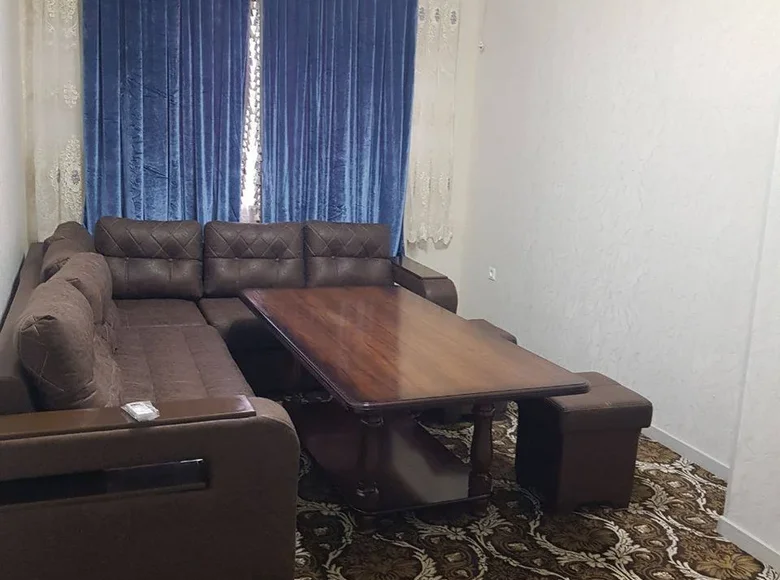 Kvartira 3 xonalar 70 m² Samarqandda