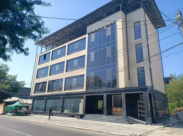 Сдается готовое здание площадью 1900 кв.м