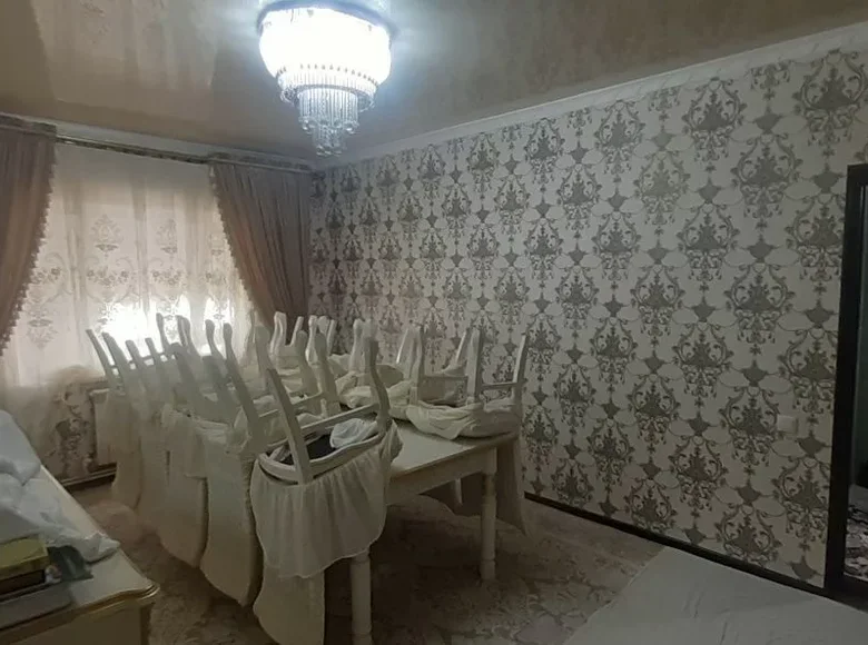 Kvartira 4 xonalar 82 m² Toshkentda