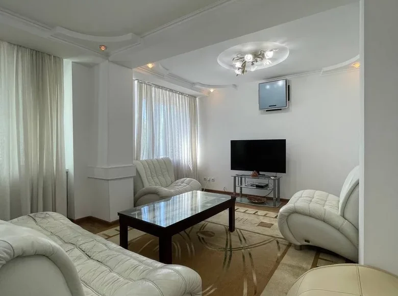 Квартира 4 комнаты 130 м² в Ташкенте, Узбекистан