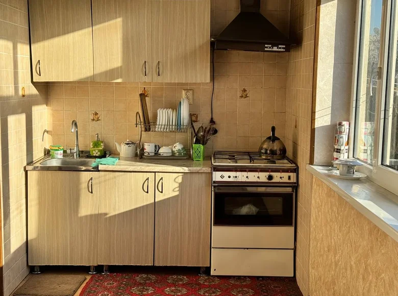 Yunusobodda qizlarga kvartira hor 100 y.e