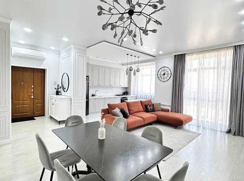 Kvartira 3 xonalar 90 m² Toshkentda, Oʻzbekiston