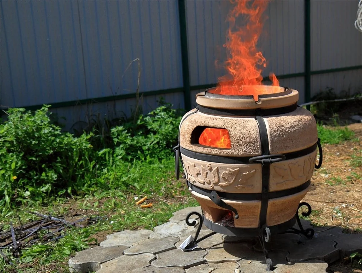 Тандыр во дворе Узбекистана