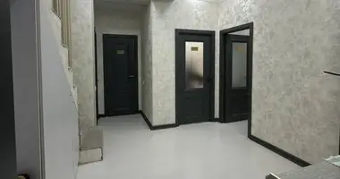 Квартира 5 комнат в Ташкент, Узбекистан