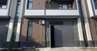 Дом 6 комнат в Ташкент, Узбекистан