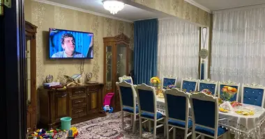 Квартира 5 комнат в Ташкент, Узбекистан