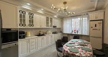 Квартира 3 комнаты в Ташкент, Узбекистан