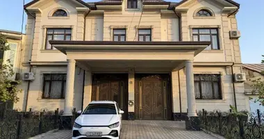 Дом 18 комнат в Ташкент, Узбекистан