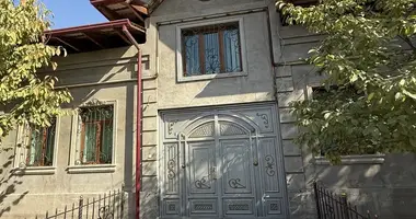 Дом 12 комнат в Ташкент, Узбекистан