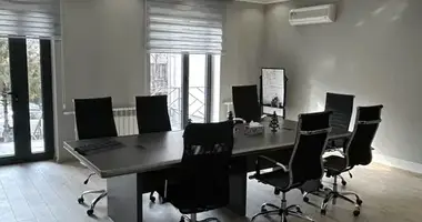 Дархан ул.Кори Ниязи пересечение с ул.Нийезбек Йули нежилое помещение 335 кв.м 3 входа в Ташкент, Узбекистан