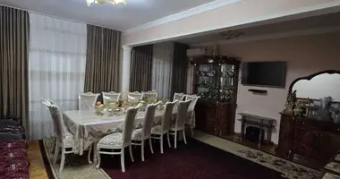 Квартира 4 комнаты в Ташкент, Узбекистан