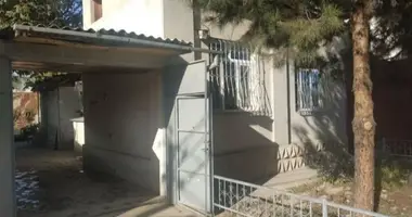 Дом 4 комнаты в Ташкент, Узбекистан