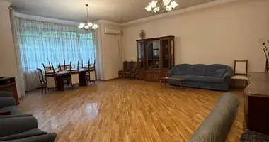 Квартира 3 комнаты в Ташкент, Узбекистан