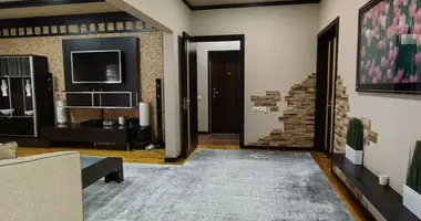 Квартира 6 комнат в Ташкент, Узбекистан