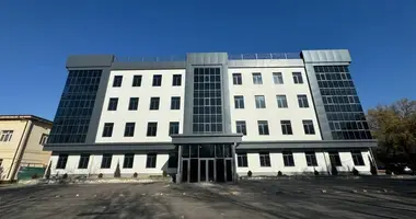 Аренда отдельно стоящего здания 4000 м² в Ташкент, Узбекистан