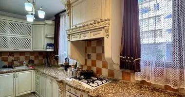 Квартира 4 комнаты в Ташкент, Узбекистан