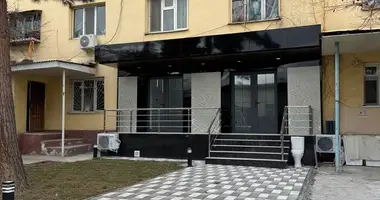 Продается офис с готовый арендатором в Юнусабаде 42м2 мечеть Бодомзор в Ташкент, Узбекистан