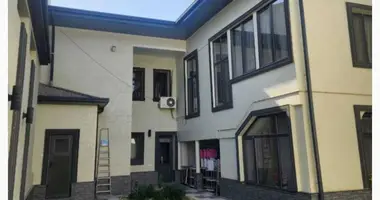 Дом 9 комнат в Ташкент, Узбекистан